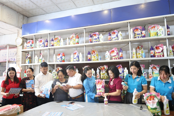 Hội LHPN xã Mê Linh ra mắt CLB "Phụ nữ Mê Linh khởi nghiệp xanh"- Ảnh 5.