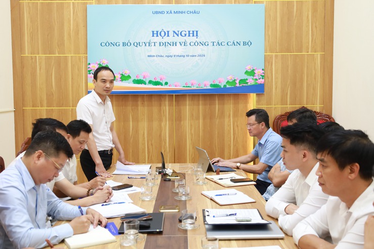 Xã Minh Châu tổ chức Hội nghị công bố Quyết định về công tác cán bộ- Ảnh 3.