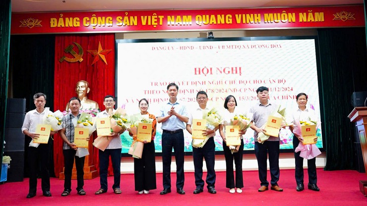 Đảng uỷ - HĐND – UBND – UB MTTQ xã trao Quyết định nghỉ chế độ theo Nghị định 178 của Chính phủ - Ảnh 3.