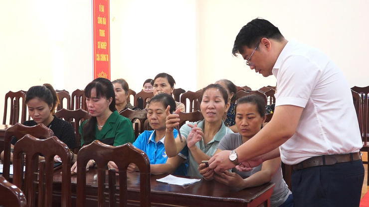 DÂN HÒA TỔ CHỨC TẬP HUẤN NÂNG CAO NĂNG LỰC CHUYỂN ĐỔI SỐ CỘNG ĐỒNG NĂM 2025- Ảnh 8.