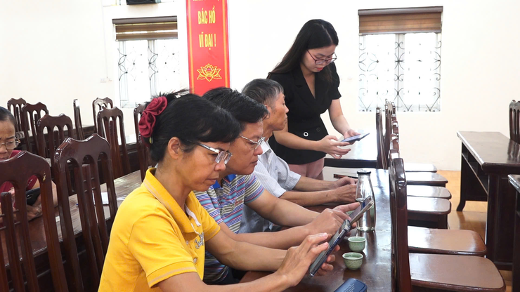 DÂN HÒA TỔ CHỨC TẬP HUẤN NÂNG CAO NĂNG LỰC CHUYỂN ĐỔI SỐ CỘNG ĐỒNG NĂM 2025- Ảnh 9.