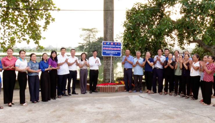 KHÁNH THÀNH "SÂN THỂ THAO CỘNG ĐỒNG" TẠI THÔN HÒA CHANH CHÀO MỪNG ĐẠI HỘI ĐẢNG BỘ THÀNH PHỐ HÀ NỘI.- Ảnh 2.