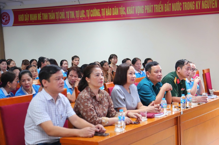 Hội LHPN phường Dương Nội nói chuyện chuyên đề “Phụ nữ Việt Nam và nghệ thuật làm Mẹ, làm Vợ” - Ảnh 2.