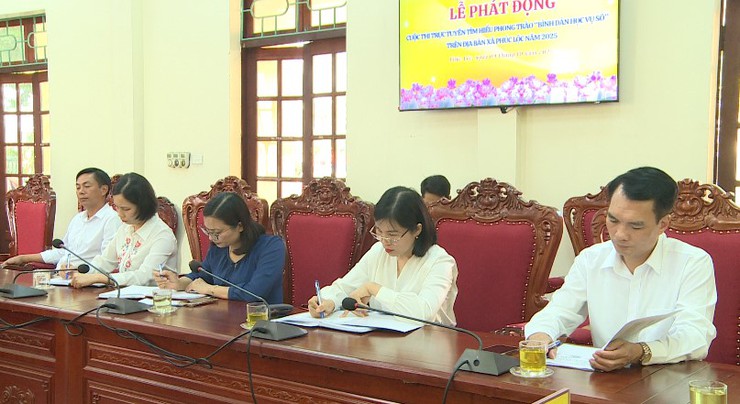 UBND xã Phúc Lộc tổ chức Lễ phát động Cuộc thi trực tuyến tìm hiểu về phong trào "Bình dân học vụ số" trên địa trên bàn năm 2025- Ảnh 2.