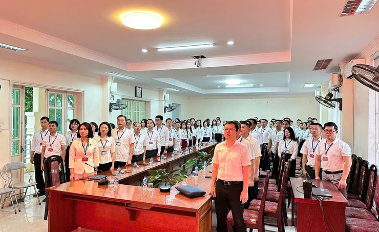 Lễ sinh hoạt dưới cờ tháng 11 cơ quan UBND phường Bồ Đề- Ảnh 1.