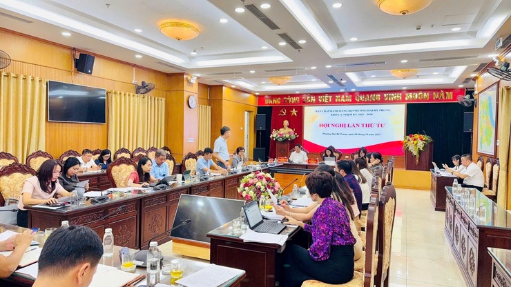 Phường Hai Bà Trưng: Tổ chức Hội nghị lần thứ tư Ban chấp hành Đảng bộ phường khóa I.- Ảnh 8.