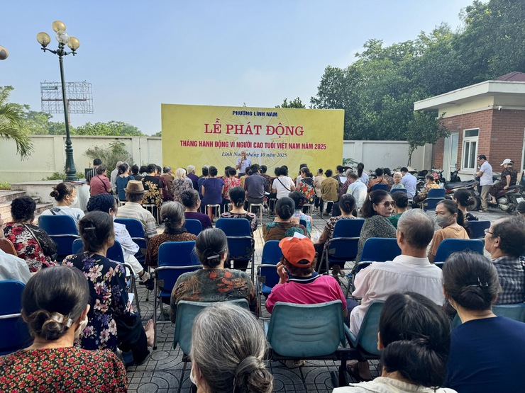 Phường Lĩnh Nam tổ chức Lễ phát động tháng hành động vì người cao tuổi Việt Nam năm 2025.- Ảnh 1.