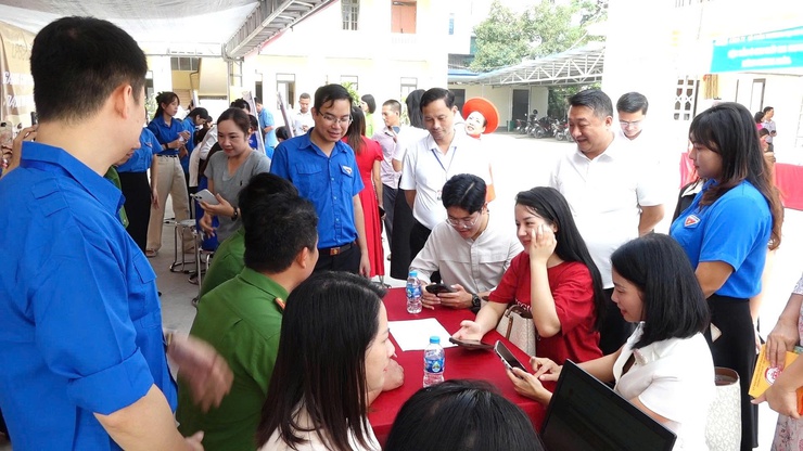 Lễ phát động ngày hội toàn dân học tập số và ngày chuyển đổi số quốc gia năm 2025; kỷ niệm 71 năm ngày giải phóng thủ đô( 10/10/1954-10/10/2025)- Ảnh 10.