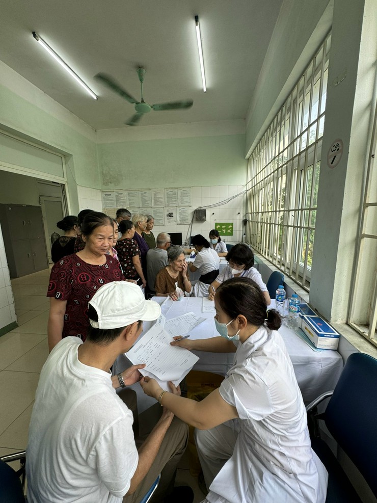 Phường Lĩnh Nam tổ chức Lễ phát động tháng hành động vì người cao tuổi Việt Nam năm 2025.- Ảnh 5.