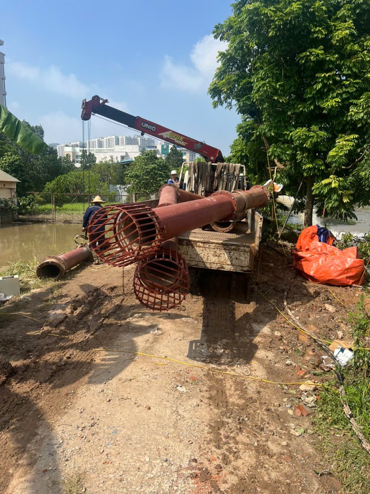 PHƯỜNG TÂY MỖ KHẨN TRƯƠNG TRIỂN KHAI CÁC GIẢI PHÁP TĂNG CƯỜNG TIÊU THOÁT NƯỚC- Ảnh 1.