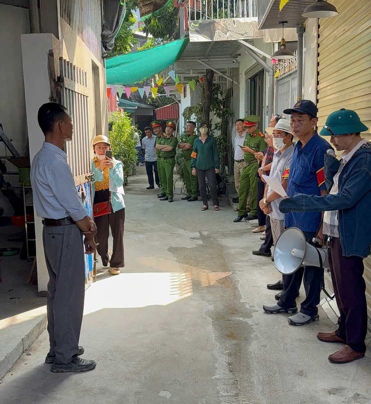 Phường Thanh Liệt ra quân cưỡng chế các công trình vi phạm- Ảnh 1.