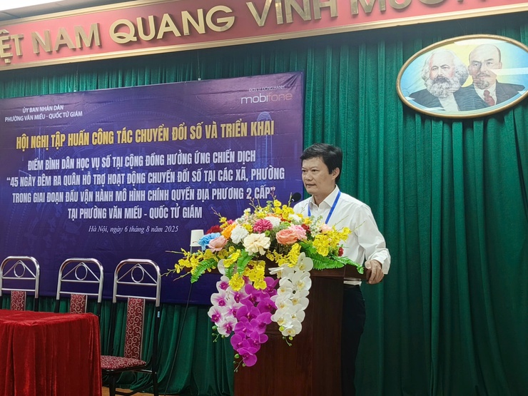 Ra quân chiến dịch “45 ngày đêm hỗ trợ hoạt động chuyển đổi số” và triển khai “Điểm Bình dân học vụ số tại cộng đồng”- Ảnh 2.