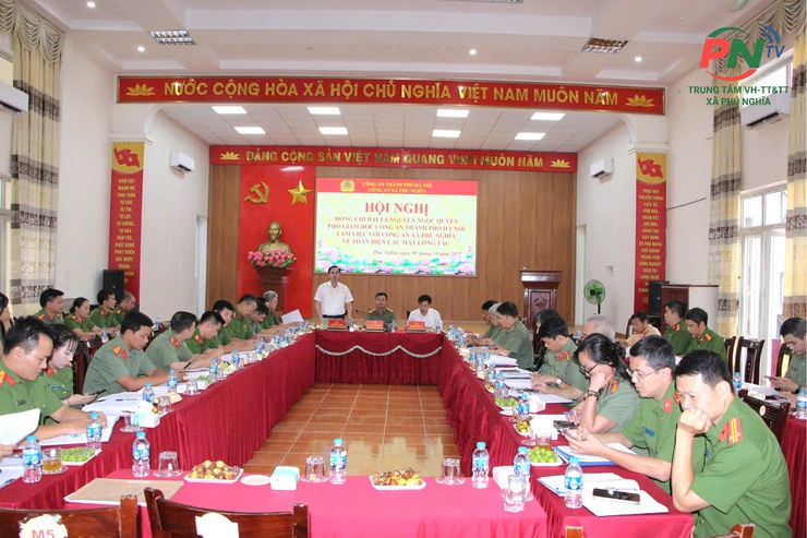 Lãnh đạo Công an Thành phố Hà Nội kiểm tra, đánh giá kết quả triển khai thực hiện các mặt công tác của Công an xã Phú Nghĩa- Ảnh 1.