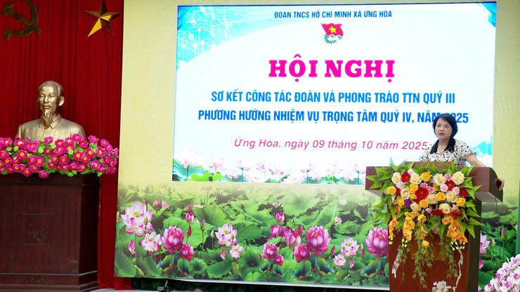 Đoàn xã Ứng Hoà tổ chức hoạt động về nguồn, thăm "địa chỉ đỏ" tại Đình làng Hoà Chanh- Ảnh 1.
