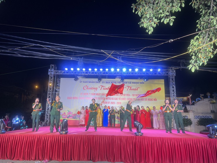 Xã Ngọc Hồi tưng bừng tổ chức chương trình nghệ thuật   kỷ niệm 71 năm Ngày Giải phóng Thủ đô(10/10/1954 – 10/10/2025) Chào mừng thành công Đại hội đại biểu MTTQ Việt Nam và các tổ chức chính trị - xã hội xã Ngọc Hồi nhiệm kỳ 2025-2030.- Ảnh 9.