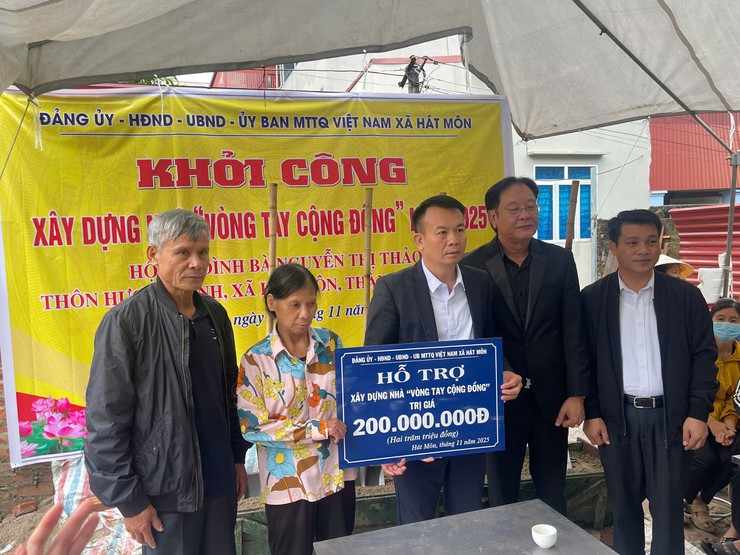 XÃ HÁT MÔN KHỞI CÔNG XÂY DỰNG NHÀ “VÒNG TAY CỘNG ĐỒNG”, “ĐẠI ĐOÀN KẾT” NĂM 2025- Ảnh 2.