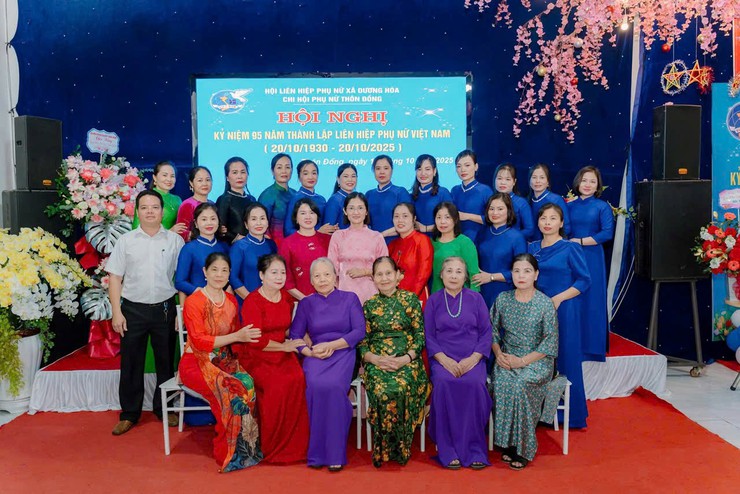 Các Chi hội Phụ nữ trên địa bàn xã sôi nổi tổ chức hoạt động kỷ niệm chào mừng Ngày Phụ nữ Việt Nam 20/10- Ảnh 1.