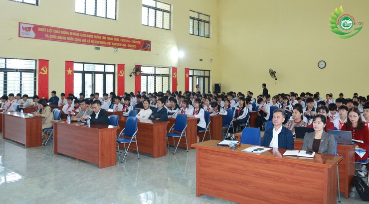 Phú Cát tổ chức các hoạt động hưởng ứng Ngày Pháp luật Việt Nam năm 2025 trong ngành Giáo dục và Đào tạo- Ảnh 2.