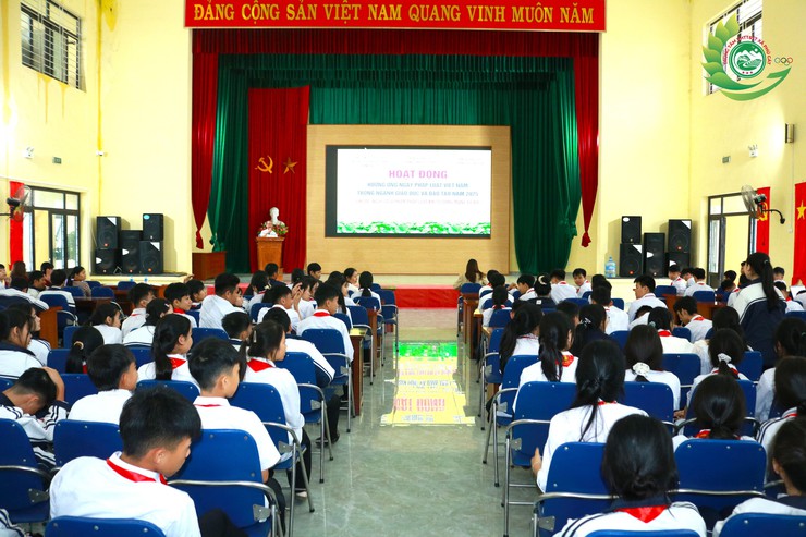 Phú Cát tổ chức các hoạt động hưởng ứng Ngày Pháp luật Việt Nam năm 2025 trong ngành Giáo dục và Đào tạo- Ảnh 3.
