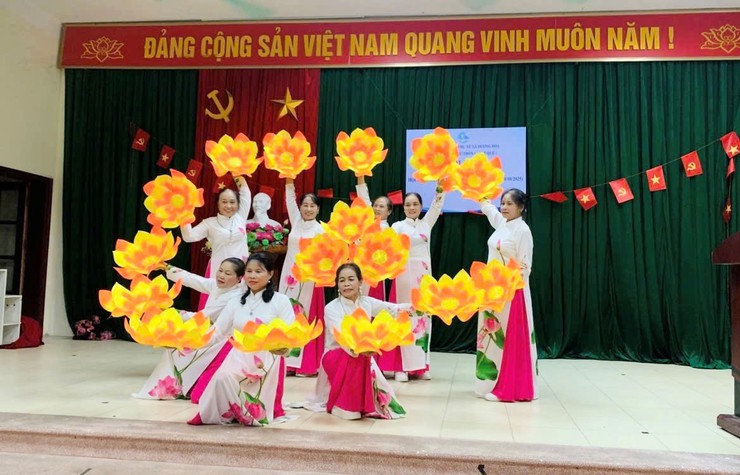 Các Chi hội Phụ nữ trên địa bàn xã sôi nổi tổ chức hoạt động kỷ niệm chào mừng Ngày Phụ nữ Việt Nam 20/10- Ảnh 4.