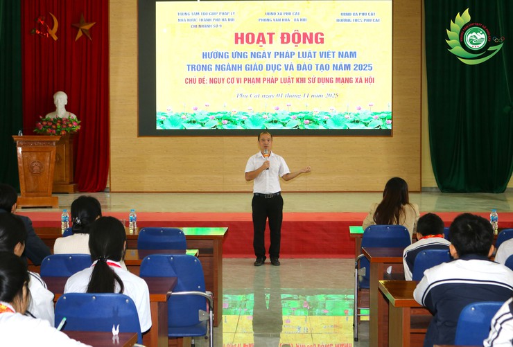 Phú Cát tổ chức các hoạt động hưởng ứng Ngày Pháp luật Việt Nam năm 2025 trong ngành Giáo dục và Đào tạo- Ảnh 5.