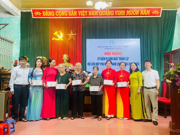 Các Chi hội Phụ nữ trên địa bàn xã sôi nổi tổ chức hoạt động kỷ niệm chào mừng Ngày Phụ nữ Việt Nam 20/10- Ảnh 5.