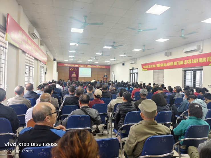 PHƯỜNG LĨNH NAM TĂNG CƯỜNG TUYÊN TRUYỀN, PHỔ BIẾN KIẾN THỨC VỀ BẢO VỆ MÔI TRƯỜNG, HƯỞNG ỨNG CHIẾN DỊCH SÁNG - XANH - SẠCH - ĐẸP TRÊN ĐỊA BÀN PHƯỜNG- Ảnh 9.