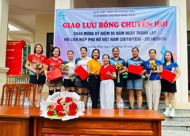 Các Chi hội Phụ nữ trên địa bàn xã sôi nổi tổ chức hoạt động kỷ niệm chào mừng Ngày Phụ nữ Việt Nam 20/10- Ảnh 7.