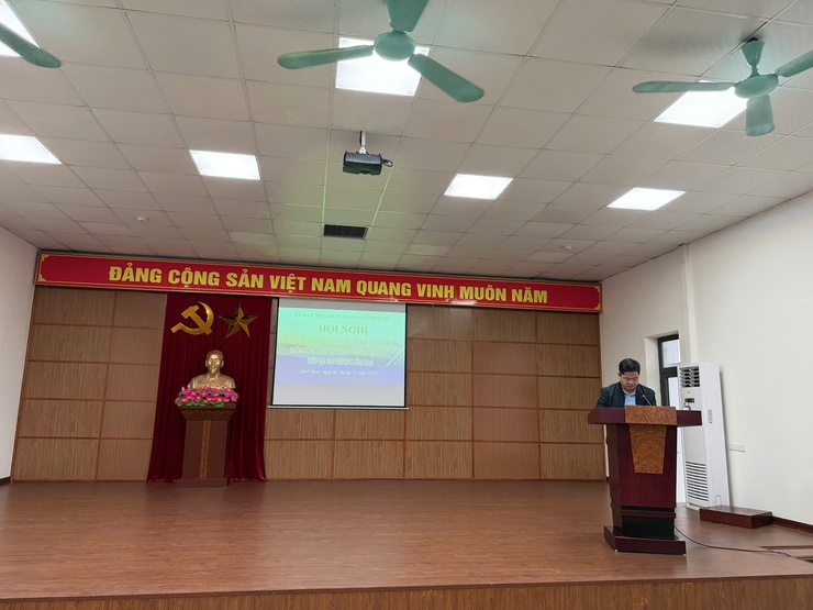 PHƯỜNG LĨNH NAM TĂNG CƯỜNG TUYÊN TRUYỀN, PHỔ BIẾN KIẾN THỨC VỀ BẢO VỆ MÔI TRƯỜNG, HƯỞNG ỨNG CHIẾN DỊCH SÁNG - XANH - SẠCH - ĐẸP TRÊN ĐỊA BÀN PHƯỜNG- Ảnh 3.