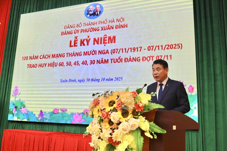 Xuân Đỉnh: 45 đảng viên được trao Huy hiệu Đảng đợt 7/11- Ảnh 2.