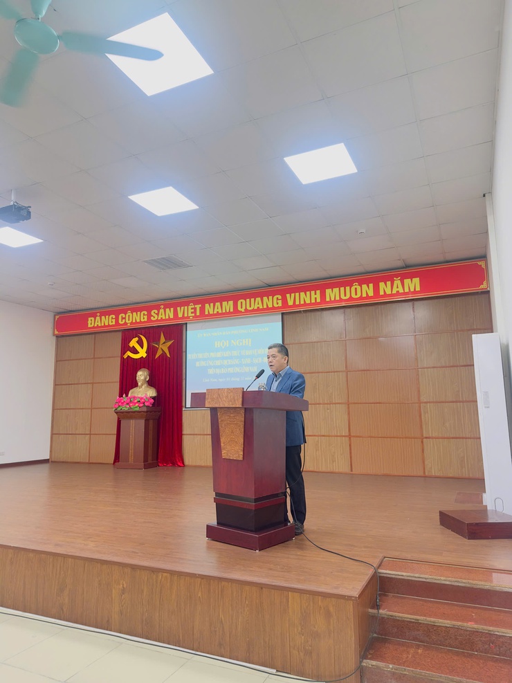 PHƯỜNG LĨNH NAM TĂNG CƯỜNG TUYÊN TRUYỀN, PHỔ BIẾN KIẾN THỨC VỀ BẢO VỆ MÔI TRƯỜNG, HƯỞNG ỨNG CHIẾN DỊCH SÁNG - XANH - SẠCH - ĐẸP TRÊN ĐỊA BÀN PHƯỜNG- Ảnh 2.