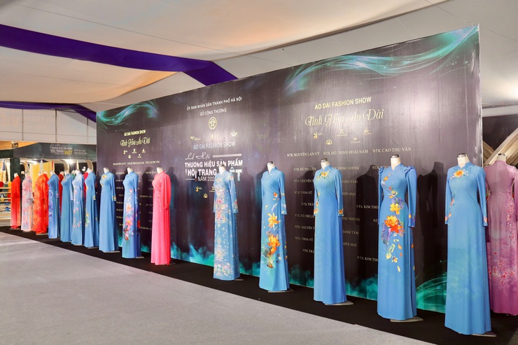 Lung linh sắc Việt trong chương trình Áo dài Fashion Show - Ảnh 3.