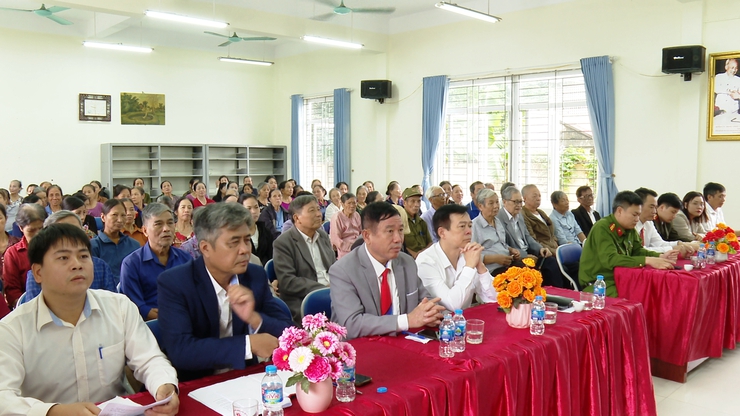 ĐỒNG CHÍ NGUYỄN TIẾN THIẾT – BÍ THƯ ĐẢNG ỦY XÃ ỨNG HÒA DỰ NGÀY HỘI ĐẠI ĐOÀN KẾT TOÀN DÂN TỘC TẠI THÔN CUNG THUẾ.- Ảnh 4.