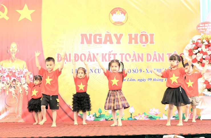 TỔ DÂN PHỐ SỐ 9 XÃ THƯ LÂM TỔ CHỨC NGÀY HỘI ĐẠI ĐOÀN KẾT TOÀN DÂN TỘC NĂM 2025- Ảnh 2.