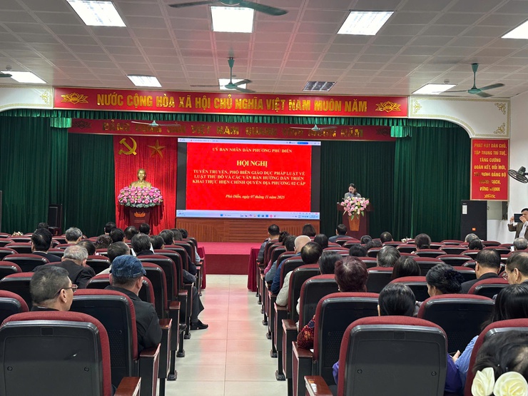 Phường Phú Diễn đẩy mạnh tuyên truyền pháp luật hưởng ứng Ngày Pháp luật Việt Nam- Ảnh 2.