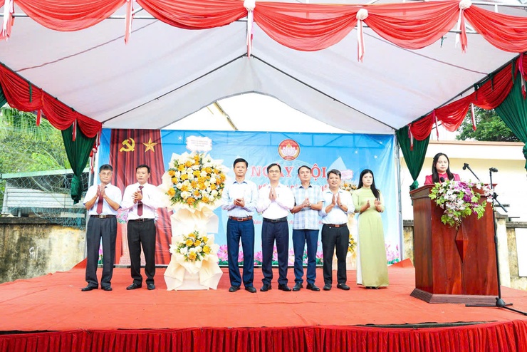 XÃ HỒNG VÂN TƯNG BỪNG NGÀY HỘI ĐẠI ĐOÀN KẾT TOÀN DÂN TỘC NĂM 2025 HƯỚNG TỚI KỶ NIỆM 95 NĂM NGÀY TRUYỀN THỐNG MẶT TRẬN TỔ QUỐC VIỆT NAM (18/11/1930-18/11/2025)- Ảnh 20.