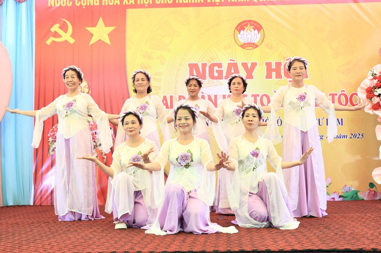 TỔ DÂN PHỐ SỐ 9 XÃ THƯ LÂM TỔ CHỨC NGÀY HỘI ĐẠI ĐOÀN KẾT TOÀN DÂN TỘC NĂM 2025- Ảnh 5.