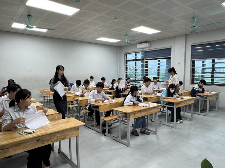 XÃ PHÚ XUYÊN TỔ CHỨC KỲ THI CHỌN HỌC SINH GIỎI LỚP 9 ĐỢT 2 NĂM HỌC 2025–2026
- Ảnh 16.