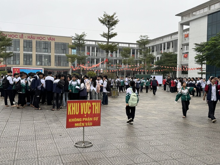 XÃ PHÚ XUYÊN TỔ CHỨC KỲ THI CHỌN HỌC SINH GIỎI LỚP 9 ĐỢT 2 NĂM HỌC 2025–2026
- Ảnh 6.