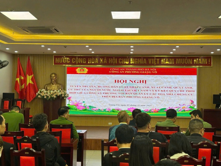 Phường Giảng Võ: Hội nghị tuyên truyền, hướng dẫn luật nhập cảnh, xuất cảnh, quá cảnh, cư trú của người nước ngoài- Ảnh 1.