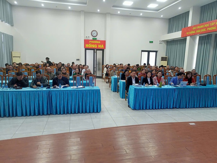 Phường Hồng Hà tổ chức Lễ hưởng ứng “Ngày Pháp luật nước Cộng hòa xã hội chủ nghĩa Việt Nam” năm 2025- Ảnh 4.