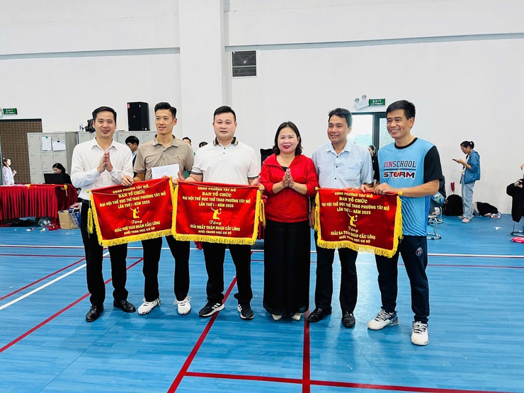 Giải Cầu lông Học sinh phường Tây Mỗ- Ảnh 4.