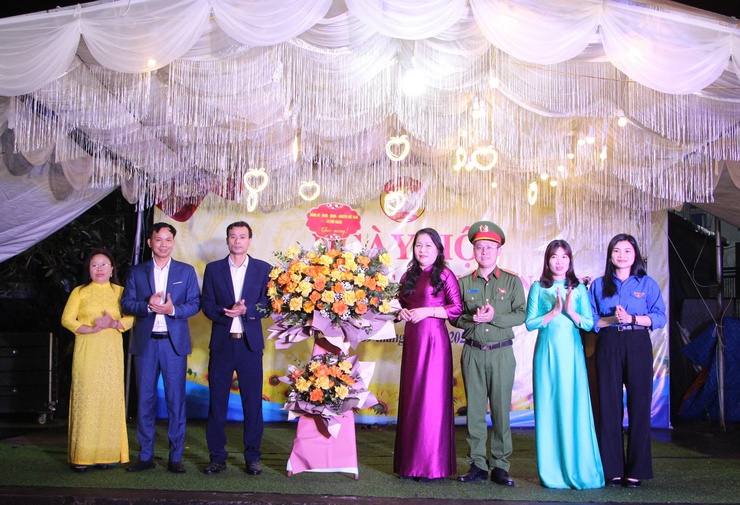 Thôn Phú Vinh tổ chức Ngày hội Đại đoàn kết toàn dân tộc năm 2025 trong không khí vui tươi, đầm ấm- Ảnh 7.