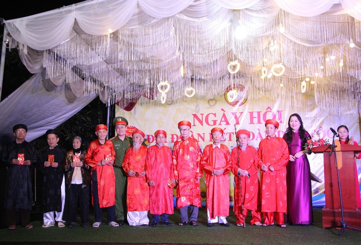 Thôn Phú Vinh tổ chức Ngày hội Đại đoàn kết toàn dân tộc năm 2025 trong không khí vui tươi, đầm ấm- Ảnh 9.