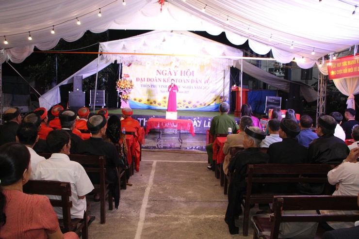 Thôn Phú Vinh tổ chức Ngày hội Đại đoàn kết toàn dân tộc năm 2025 trong không khí vui tươi, đầm ấm- Ảnh 1.