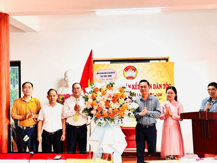 THÔN LIÊN LÝ TỔ CHỨC THÀNH CÔNG NGÀY HỘI ĐẠI ĐOÀN KẾT TOÀN DÂN TỘC - Ảnh 1.