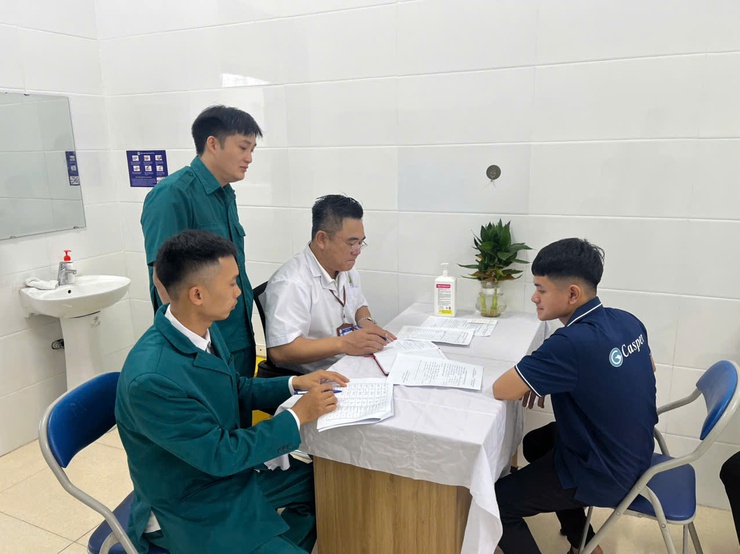 THANH NIÊN XÃ BA VÌ THAM GIA KHÁM TUYỂN NGHĨA VỤ QUÂN SỰ NĂM 2026- Ảnh 2.