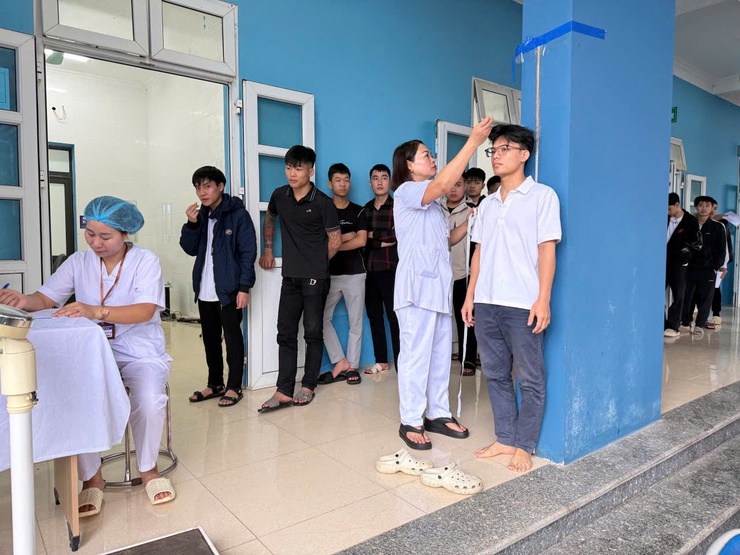 THANH NIÊN XÃ BA VÌ THAM GIA KHÁM TUYỂN NGHĨA VỤ QUÂN SỰ NĂM 2026- Ảnh 3.