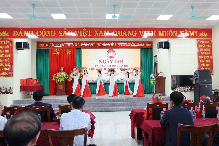 Rộn ràng ngày hội Đại đoàn kết toàn dân tộc tại thôn Quyết Hạ- Ảnh 1.