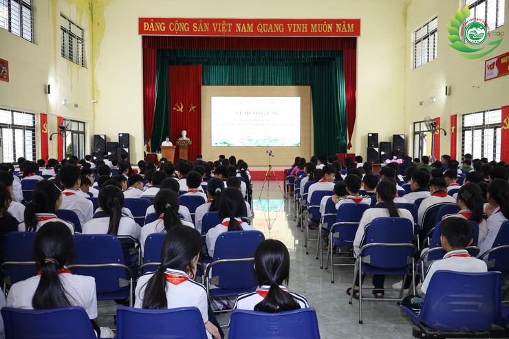 Xã Phú Cát tổ chức kỷ niệm ngày pháp luật nước cộng hòa xã hội chủ nghĩa việt nam (9/11)- Ảnh 2.